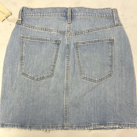 New! Women's High-Rise Denim Mini Skirt - Universal Thread -Light Wash -6 - Picture 5 of 8